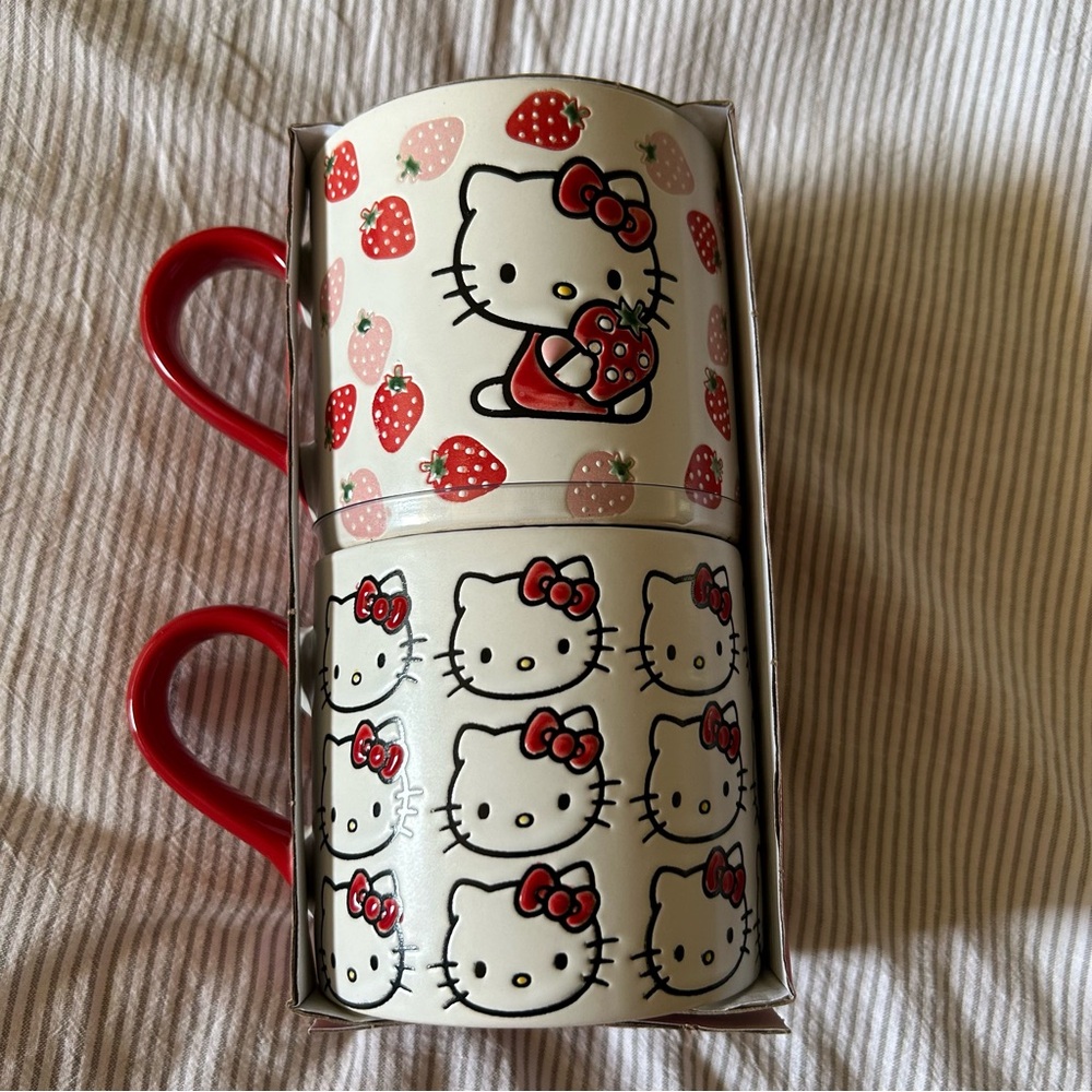 Hello Kitty Mug Set